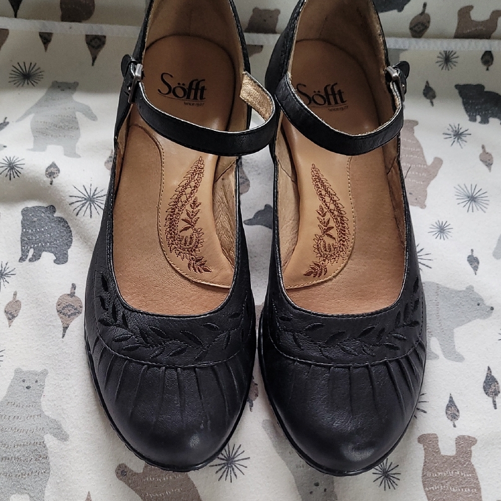 Sofft Black Leather Mary Jane Heels